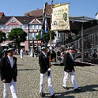 1562