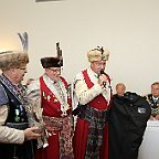 1572